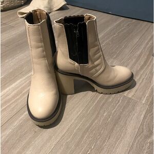 Brand new never worn women’s boots